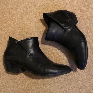 Jack Rogers Sadie Black Leather Bootie, size 8.5